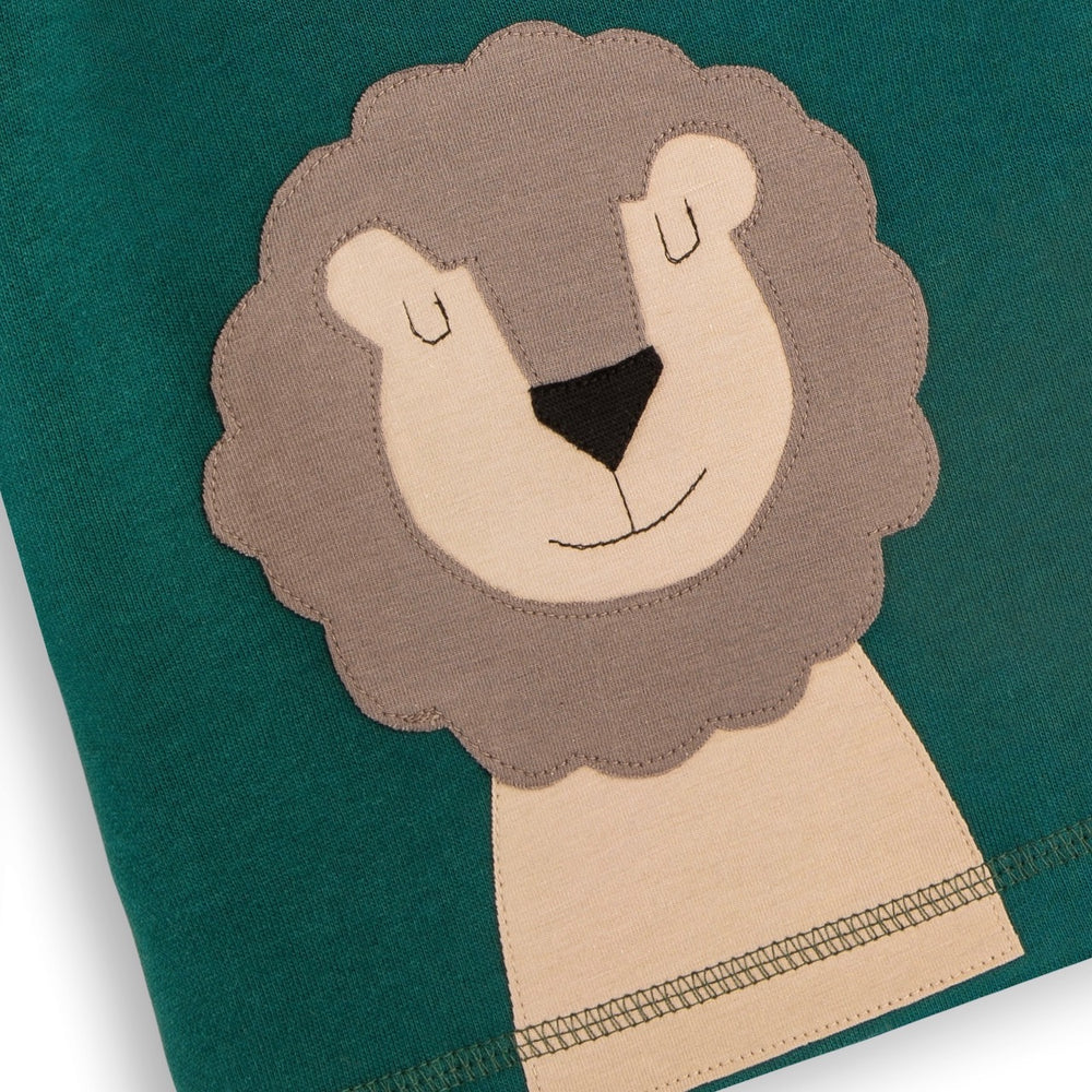 Detail zur Applikation für das Kinder T-Shirt mit Löwe aus 100% Biobaumwolle von internaht