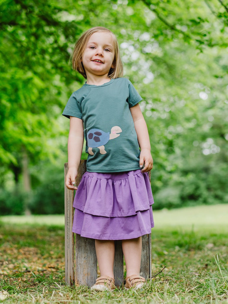 Grünes T-Shirt mit Schildkröte für Kinder aus 100% Biobaumwolle von internaht