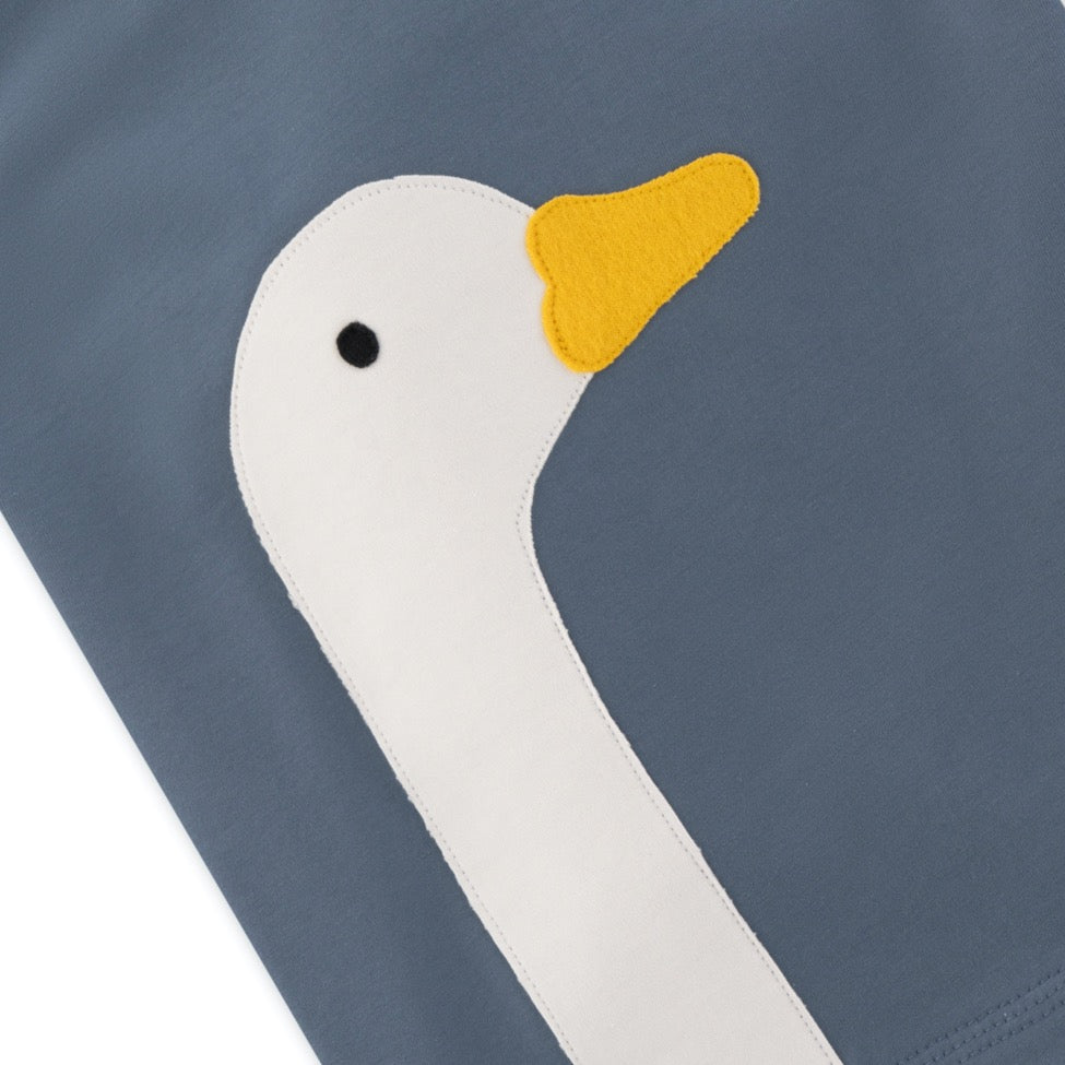 Detail zur Applikation zum Kinder T-Shirt mit Gans aus 100% Biobaumwolle von internaht