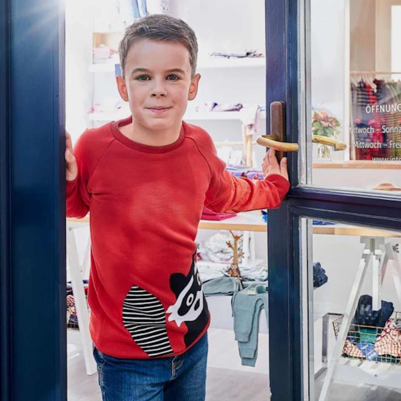 Waschbär Sweatshirt für Kinder mit feiner handgenähter Applikation aus 100% Bio Baumwolle von internaht