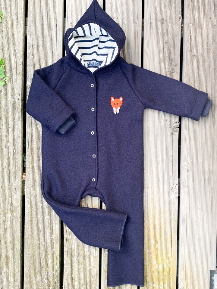 Wollwalk Overall für Kinder in Navy mit gestreiften Innenfutter aus Biobaumwolle von internaht