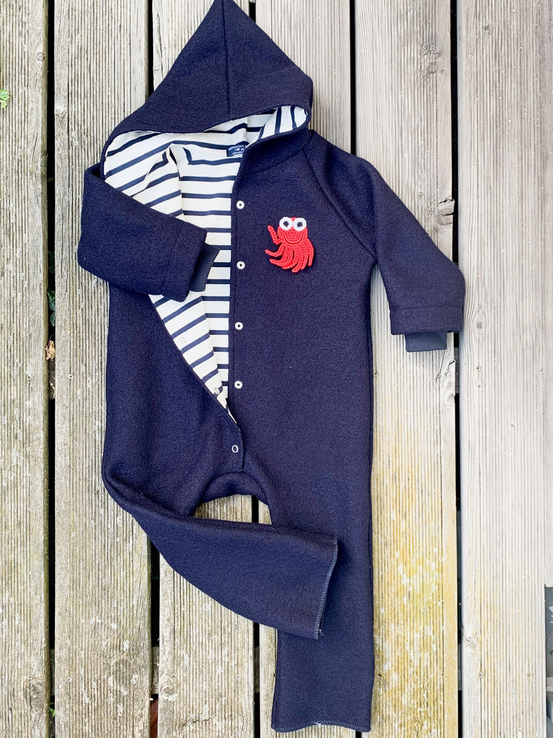 Wollwalk Overall für Kinder in Navy mit Druckknöpfen und Bündchen aus 100% Wolle von internaht